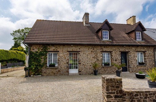 Bolleville House | Wonderful private villa for 6 guests with WIFI, TV, terrace, pets allowed and parking