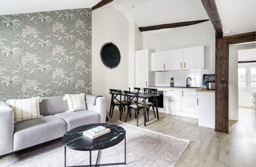 Faubourg-du-Roule Apartment | www.europafinest.com