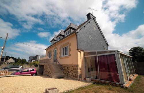 Trelevern House | Your base camp on the Côte de Granit Rose near the GR34.