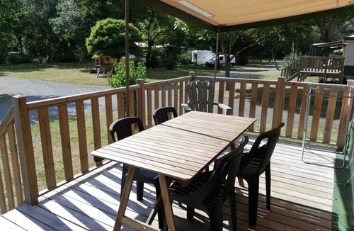 Savigny-en-Veron House | ZEcamping 3 étoiles animaux acceptés locatif BBQ 31m2 4 pers
