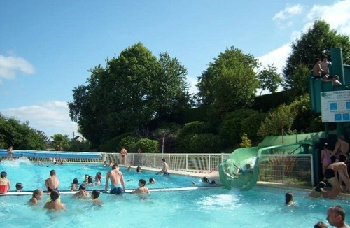 Merdrignac House | ZEcamping 3 étoiles piscine chauffée locatif TV BBQ 33m2