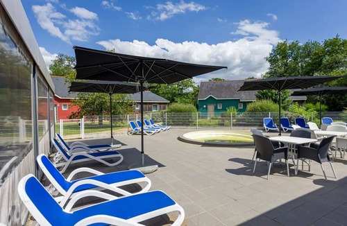 Saumur Apartment | ZEcamping 3* piscine couverte pet friendly locatif TV BBQ 39m2 5 pers