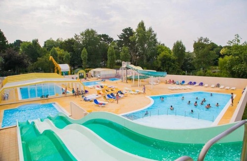 Benodet Ski Chalet | ZEcamping 4 étoiles espace aquatique locatif TV 24m2