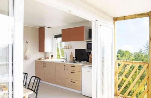 Nevez House | ZEcamping 4* 500m plage piscine couverte mobil-home TV LV BBQ 25m2
