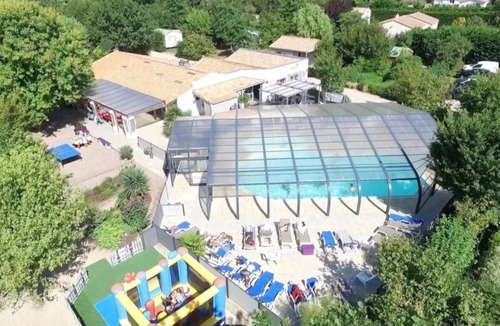 Apremont House | ZEcamping 4* piscine couverte dog friendly jacuzzi mobil-home BBQ 24m2