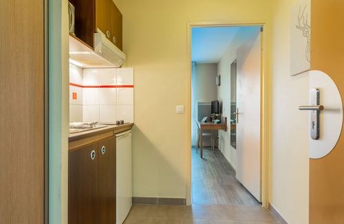 Magny-les-Hameaux Apartment | Zenitude Hôtel - Résidences Magny les Hameaux
