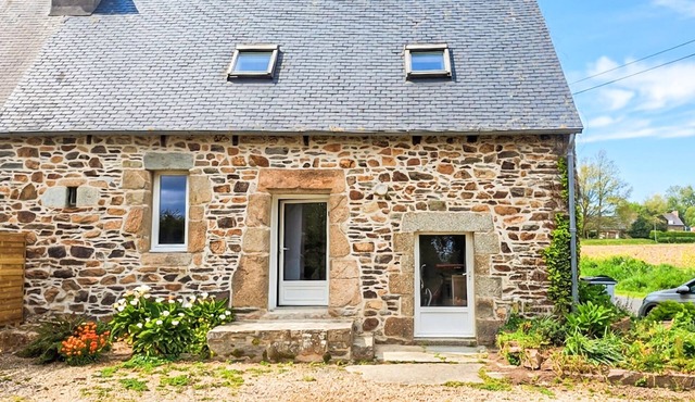 1 bedroom pet friendly home in Rospez