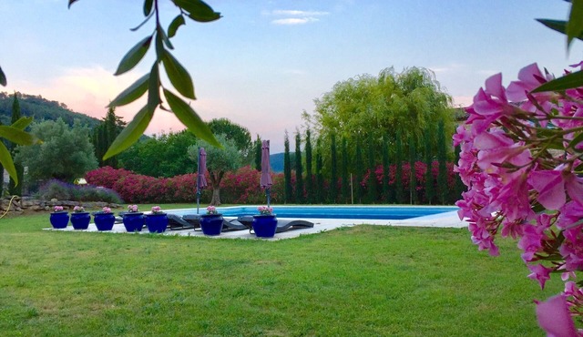 100% Air-Conditioned, Spacious, High-End Home, Ideal for Families, Large Garden, Pool