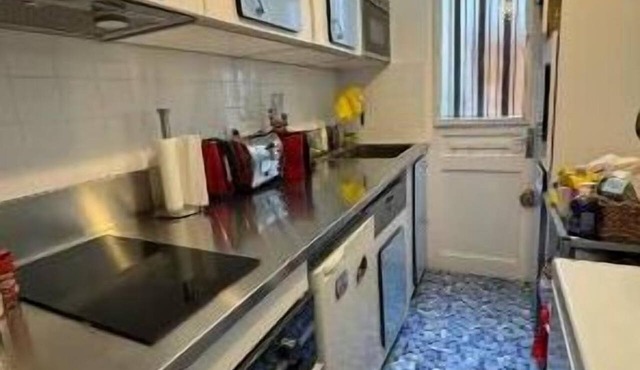 2 fully-equipped rooms – Paris Clichy metro station