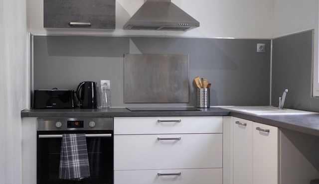 2 minutes from Le Mans train station (on foot)! Cosy apartment.