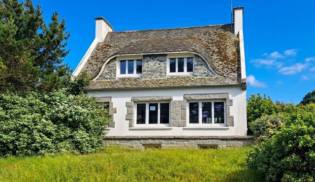 3 bedroom awesome home in Plestin-les-Grèves