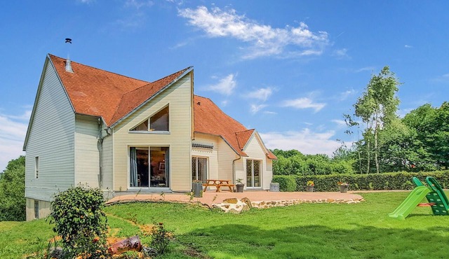 3 bedroom beautiful home in Carrouges