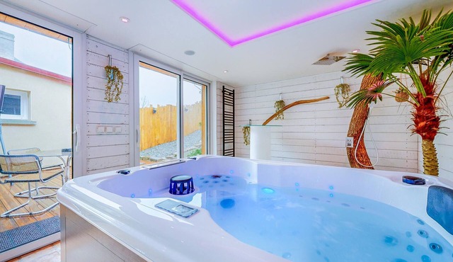 3 bedroom cozy home in Neuilly le Vendin