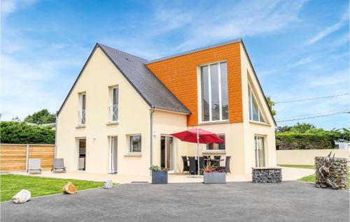 3 Bedroom Cozy Home In Stgermainay-Plage
