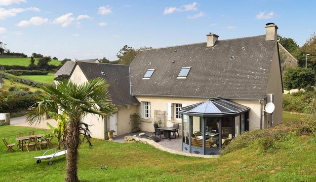 4 bedroom stunning home in Omonville-la-Rogue
