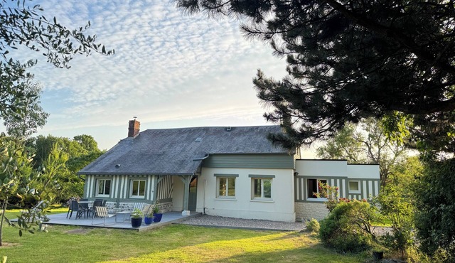5 bedroom villa, 12 min from Honfleur and 18 min from Deauville, 2500m2 garden