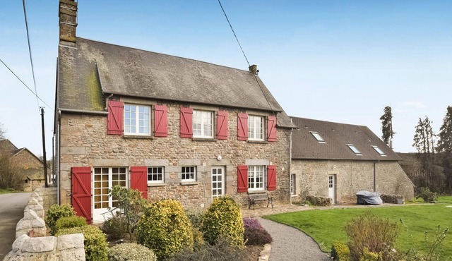 6 bedroom lovely home in Saint-Brice-de-Landell