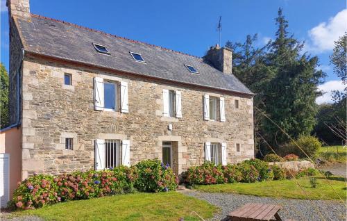 6 Bedroom Beautiful Home In Tréguier
