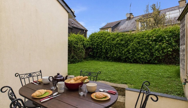900m beach, house 4 adults/2 kids
