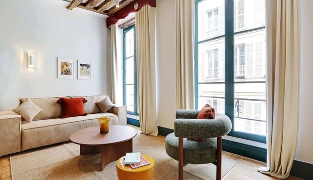 A Picturesque 2-BR/2-BA w. Services in St-Germain
