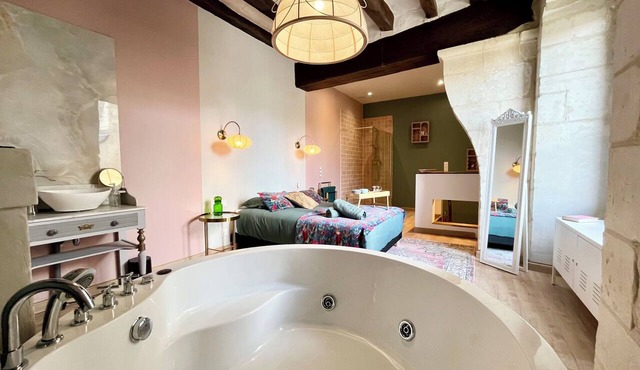 A romantic getaway and ancient stones - CLIM - BALNEO - SAUNA - castle tours
