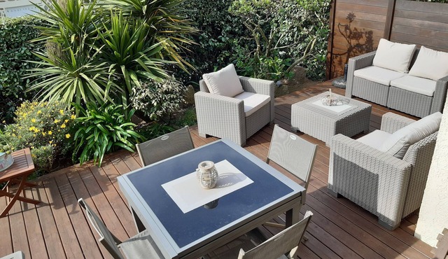 Apartment in small residence 300 m from beach and town center