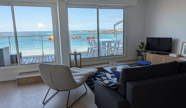Apartment with exceptional sea view, wifi, parking