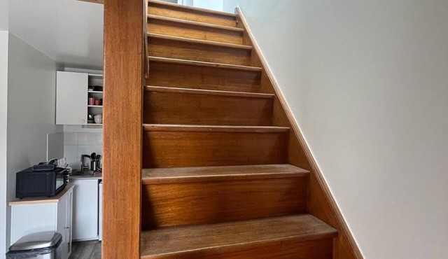 Apartment with mezzanine bedroom