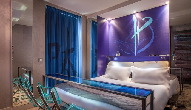 Apostrophe Hotel