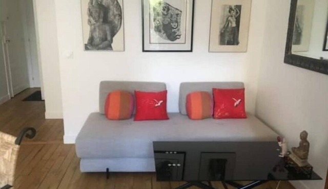 Appartement Contemporain Entièrement Rénové Récemment, Élégant et Lumineux
