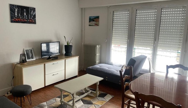 Appartement à 2km du circuit, proche tram, accès direct du circuit en tram en 5 mn