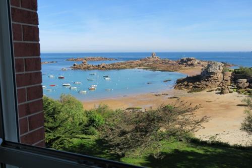 Appartement avec superbe VUE MER à TREGASTEL - Ref 6
