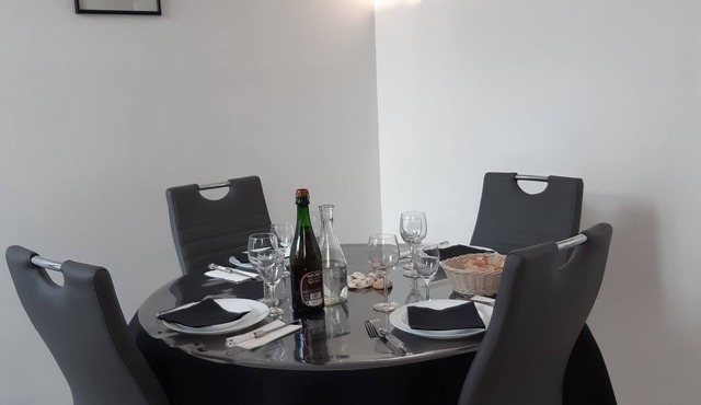 Appartement Rénové à Proximité de la Plage
