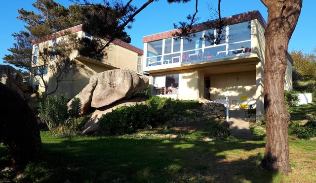 Auberge Granit Rose - Hébergement partagé en Auberge de Jeunesse - Vue sur mer - Dortoir mixte & Camping