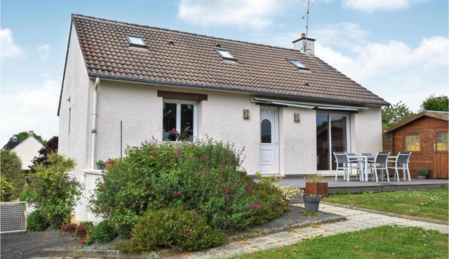 Awesome Home In Marcey-Les-Grèves With Wifi
