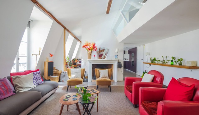 Batignolles Home - Three Bedroom Apartment, Sleeps 8