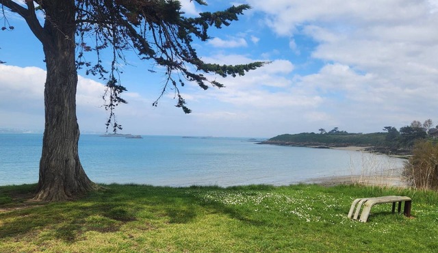 Beachfront apartment - sleeps 4