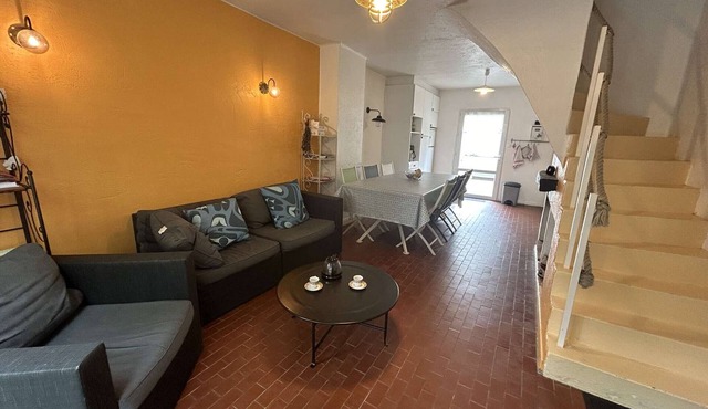 Beachside House with Terrace & 8 Sleeps in La Guérinière