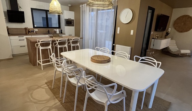 Beautiful new house, ideal for family or friends, near Saint Malo.