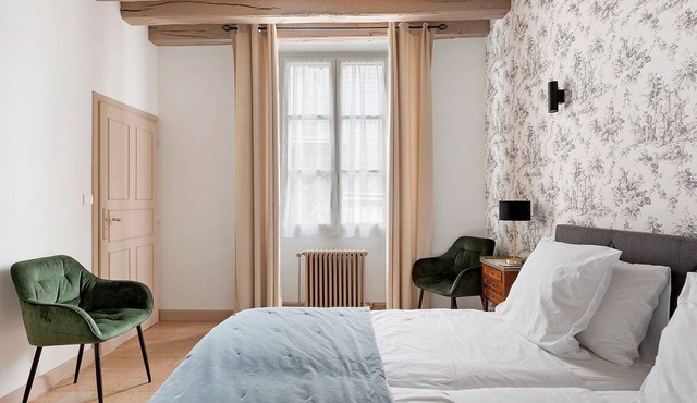Bed and Breakfast 'Chambre D'hôtes Empereur' with Shared Pool, Shared Terrace and Wi-Fi