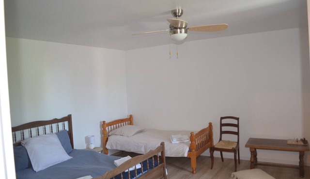 Bed and Breakfast 'Grande Chambre Avec Brunch' with Wi-Fi