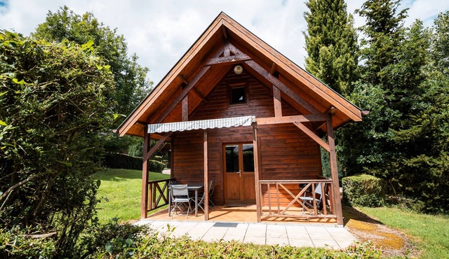 Benedictine Chalet for 6 with Shared Pool, Terrace, and Wi-Fi