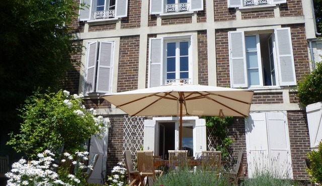 Between Paris and Versailles, charming townhouse Special Olympics