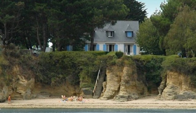 Big House Beachfront with Large Garden