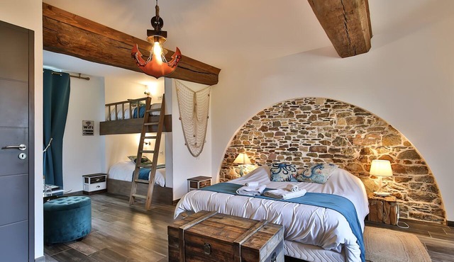 Black Pearl Room – Marine Atmosphere with Shared Garden
