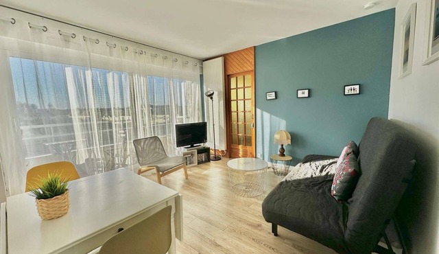 Bleu Salé : F2 Avec Balcon, à 200m de la Plage