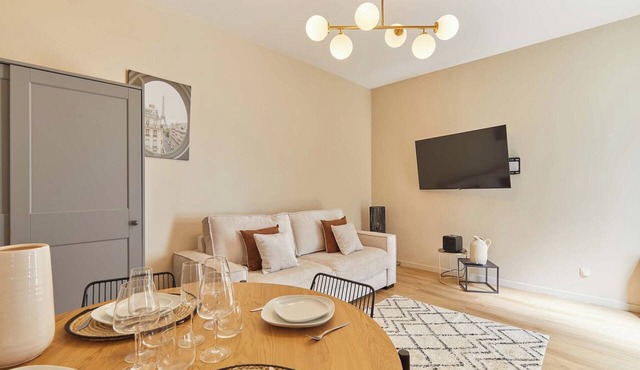 Bright Modern Studio near the Seine Paris 16