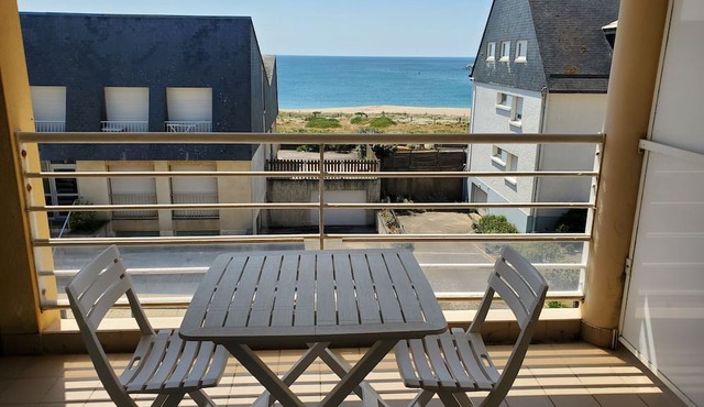 Bright Studio with Sea View, “Port and Beach”, Parking, Balcony