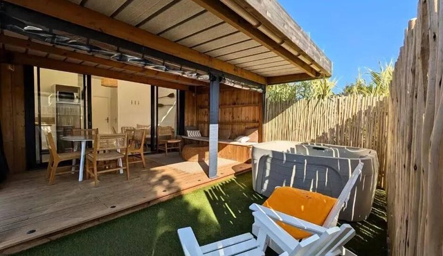 C- Air-conditioned Premium Villa with SPA sleeps 5