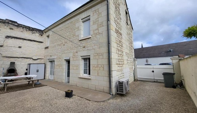 Centre Bourg d'Avoine Cottage